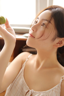每日话题!把腿再张大点就可以吃到扇贝了